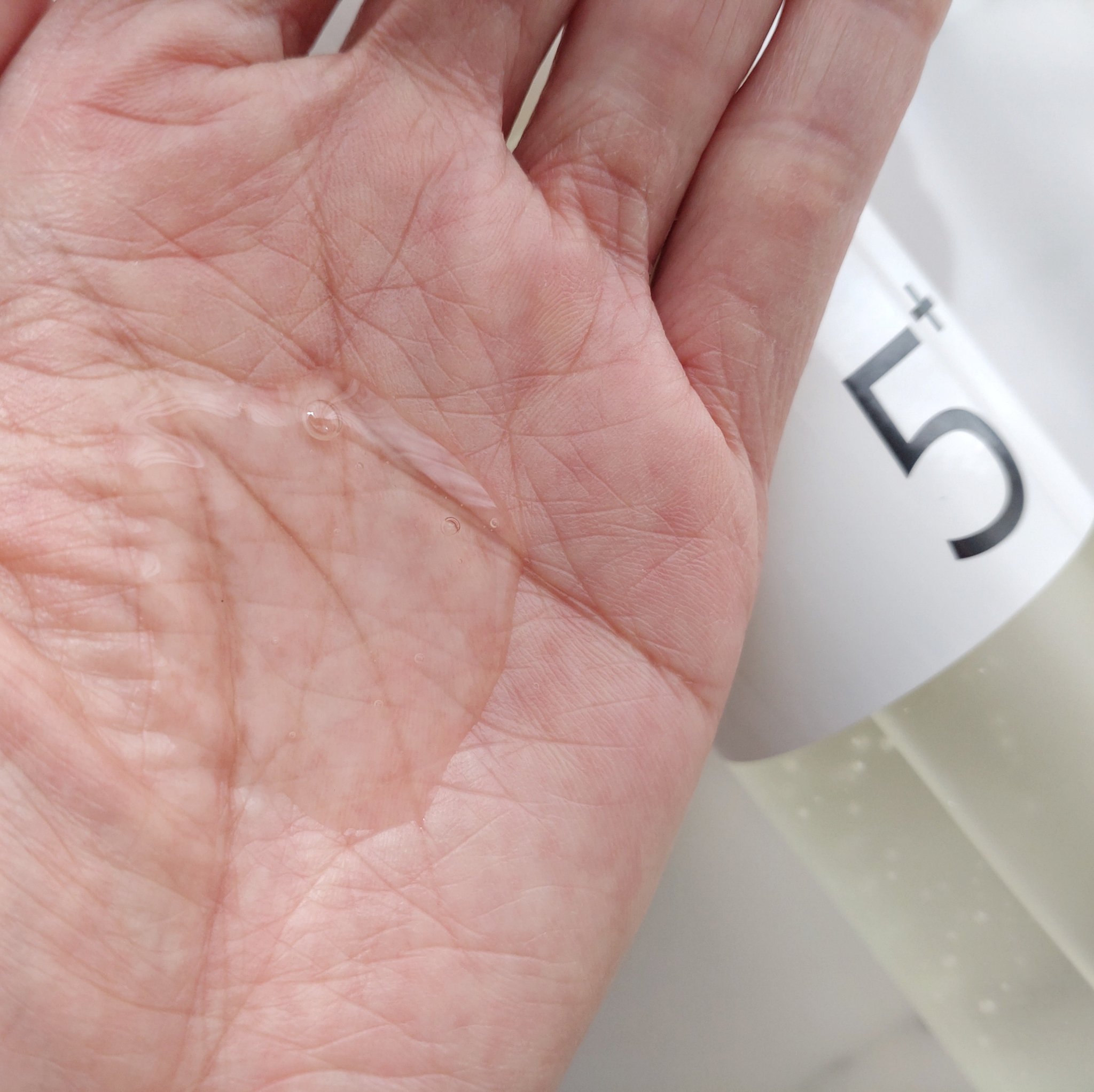 5番 白玉グルタチオンCエッセンシャルトナー/numbuzin/化粧水を使ったクチコミ（2枚目）