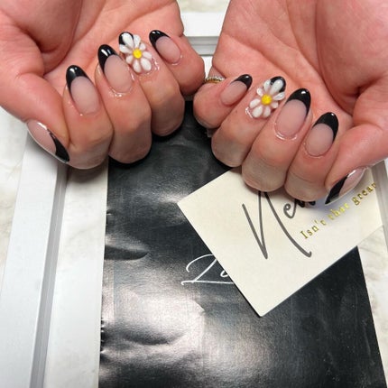 cst on LIPS 「#フレンチネイル#カラーフレンチ#Black💅#ネイル好きな人..」(3枚目)