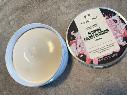 グロウイング チェリーブロッサム ボディクリーム/THE BODY SHOP/ボディクリームを使ったクチコミ(2枚目)