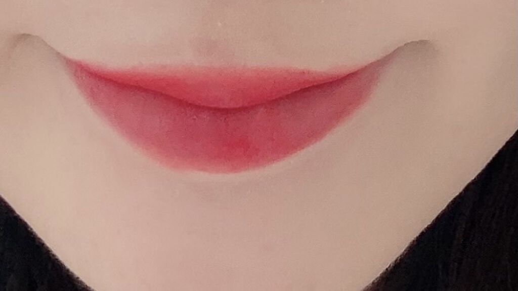 カメリア　ペタル　ティント　Jeju Color Picker 2021/innisfree/口紅を使ったクチコミ（2枚目）