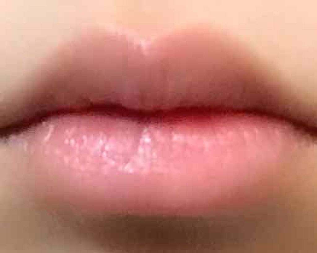 モイストピュアカラーリップ/ニベア/リップクリームを使ったクチコミ（2枚目）