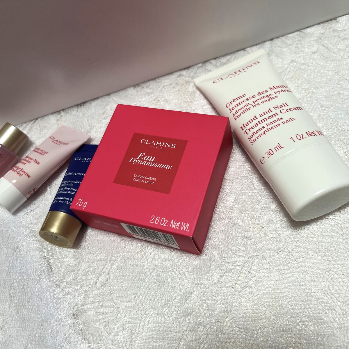CLARINS リップ パーフェクター ベルベッドのクチコミ「購入メモ📝
✼••┈┈••✼••┈┈••✼••┈┈••✼••┈┈••✼

CLARINS
リッ.....」（3枚目）