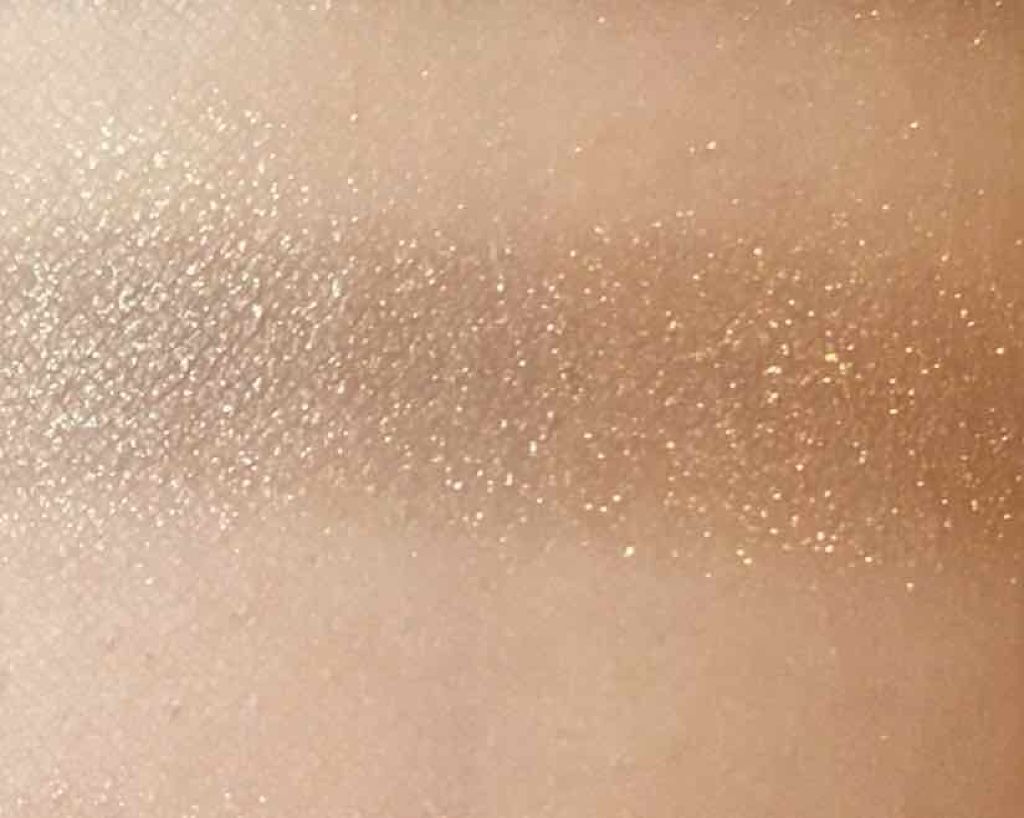 シャドーカスタマイズ/MAJOLICA MAJORCA/単色アイシャドウを使ったクチコミ（3枚目）