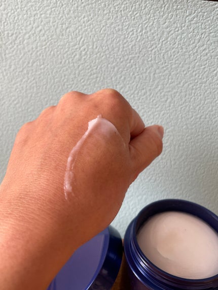 ニベア ロイヤルブルーボディクリーム うるおい密封ケア/ニベア/ボディクリームを使ったクチコミ(4枚目)