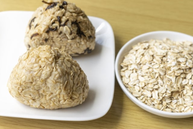 オートミールとおにぎり