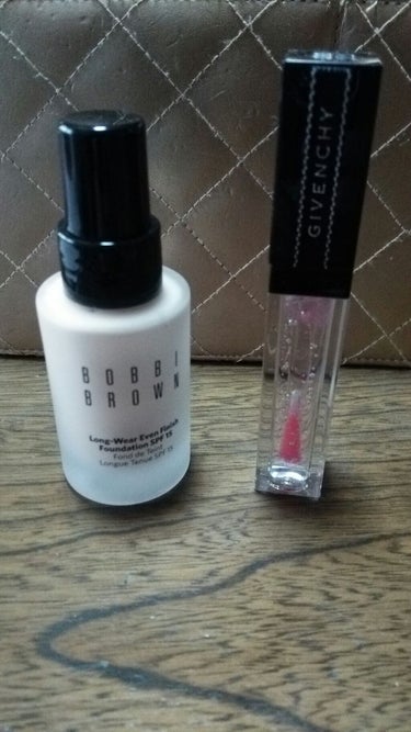 スキン ファンデーション SPF 15/BOBBI BROWN/リキッドファンデーションを使ったクチコミ（1枚目）