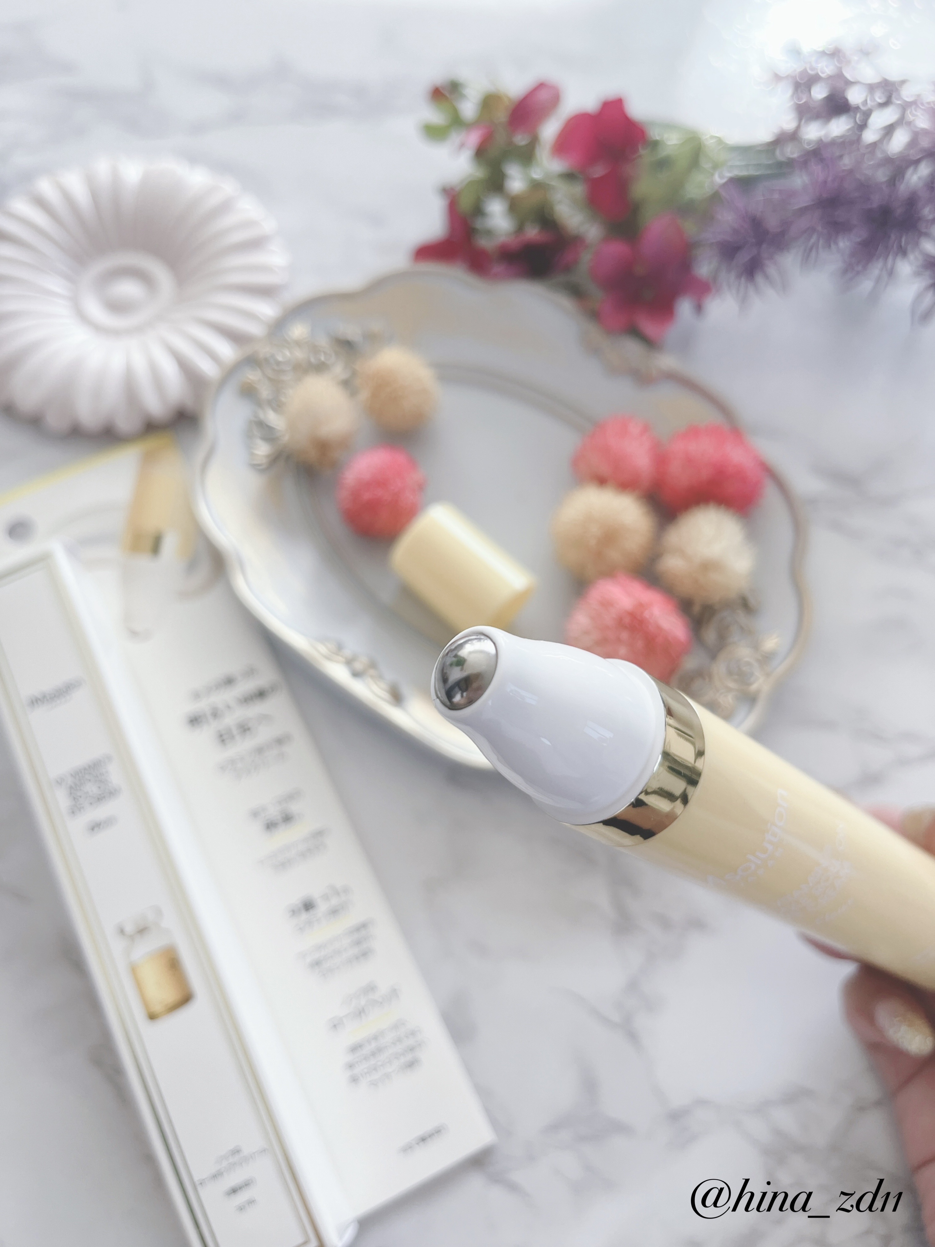 V9ビタミンアンプルロールオンアイクリームクリア/JMsolution/アイケア・アイクリームを使ったクチコミ（2枚目）