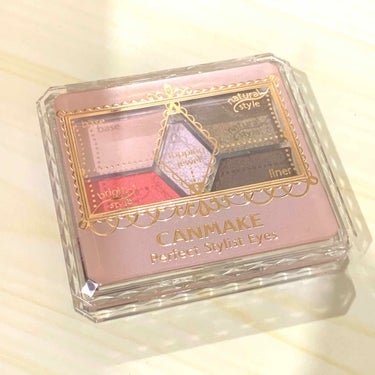 【CANMAKE】パーフェクトスタイリストアイズ07
💸780円(税抜)

POINT
🔸多色でアレンジ自在！
🔸初心者さんにおすすめ
🔸Ｃがビビットに見えるけど、塗ってみると割と肌なじみがいい
🔸Ａは