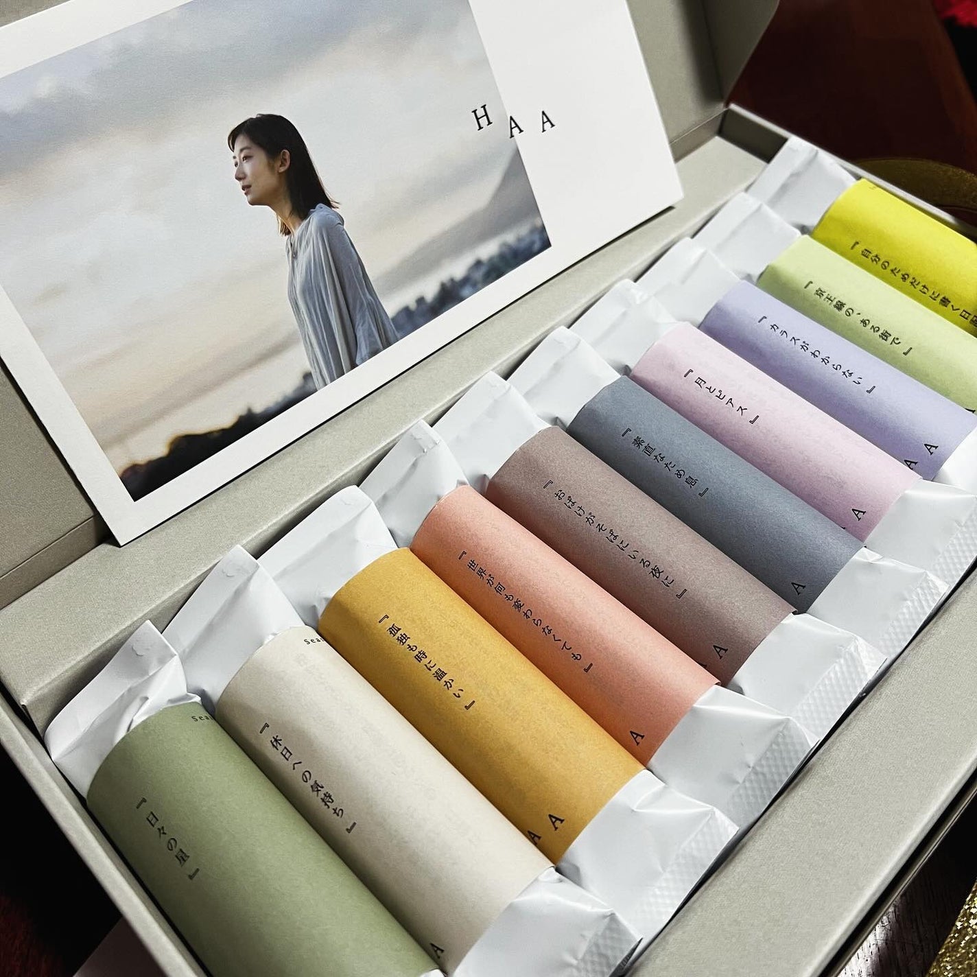 u.フォロバ on LIPS 「お祝いありがとう🥂旦那のことも良く知る友人からなのでTHE・結..」(1枚目)