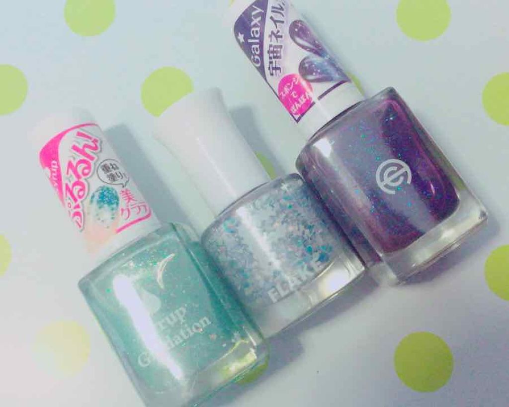 かな on LIPS 「こんにちは!今日は宇宙柄ヘアゴムについて語に来ました👋🧡用意す..」(2枚目)