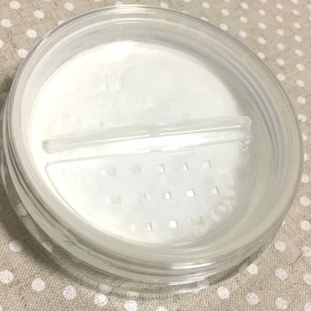 パーフェクトフィニッシュHDパウダー クリア/e.l.f. Cosmetics/プレストパウダーを使ったクチコミ(2枚目)