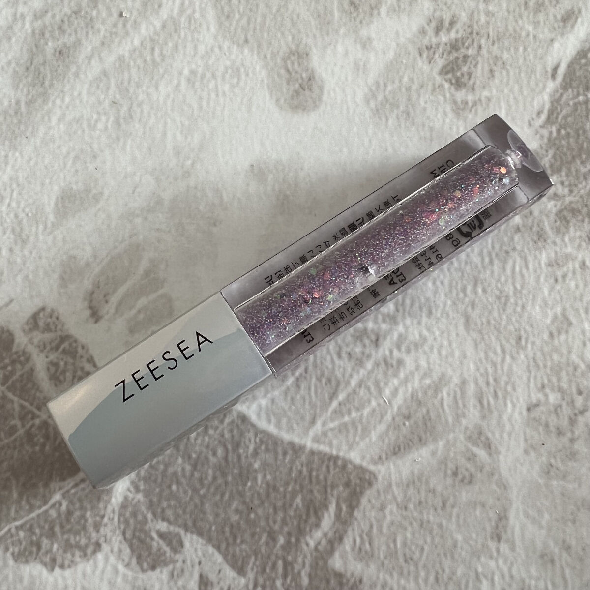 ダイヤモンドシリーズ 星空リキッドアイシャドウ 13ステンドグラス/ZEESEA/リキッドアイシャドウを使ったクチコミ（1枚目）