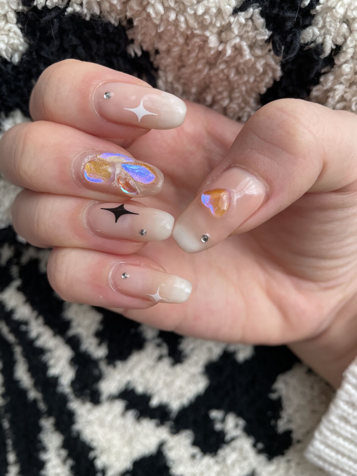 #セルフネイル,#ヌーディーネイル,#セリアジェルネイル,#韓国ネイル,#グラデーションネイル,#グラデネイル,#プチプラネイル,#氷ネイル,#ワンホンネイルのネイルデザイン