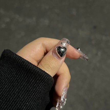 Luna☾LIPSパートナー on LIPS 「久しぶりのセルフネイル投稿🤍モチベ無さすぎてできてなかったんだ..」(2枚目)