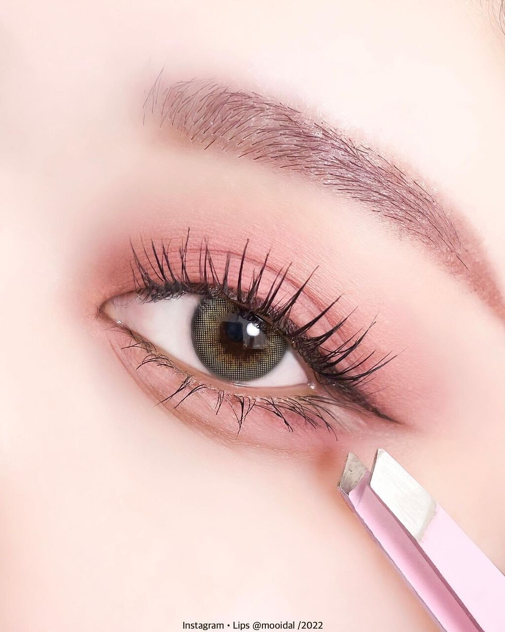 ツキ on LIPS 「New✨簡単!自然なロングつけまつげW型✨✨_________..」(3枚目)