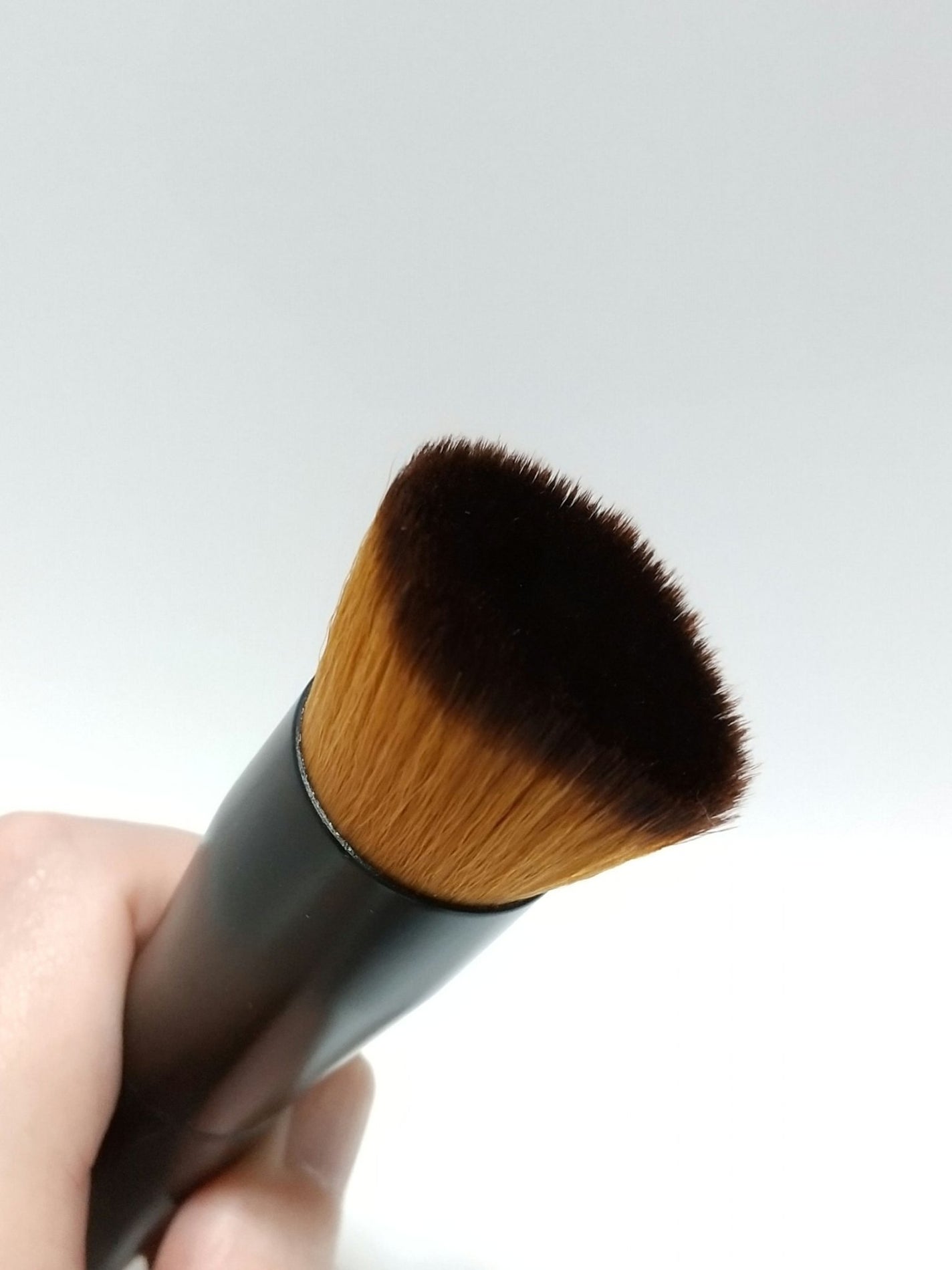 ファンデーションブラシ フラット型/DUcare/メイクブラシを使ったクチコミ(2枚目)