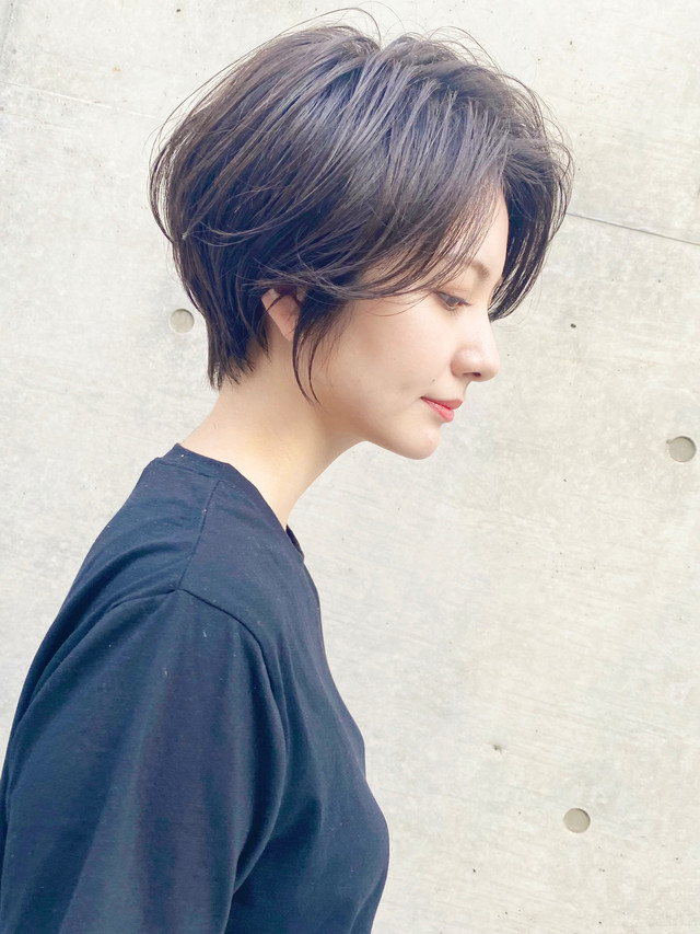 ショートカットの女性