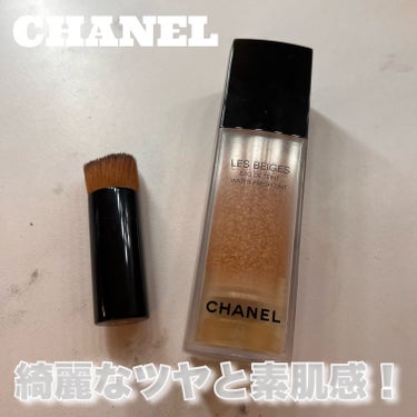 CHANEL レ ベージュ オー ドゥ タンのクチコミ「CHANELレ ベージュ オー ドゥ タン

専用ブラシ付きのファンデーション！
75%が水分.....」（1枚目）