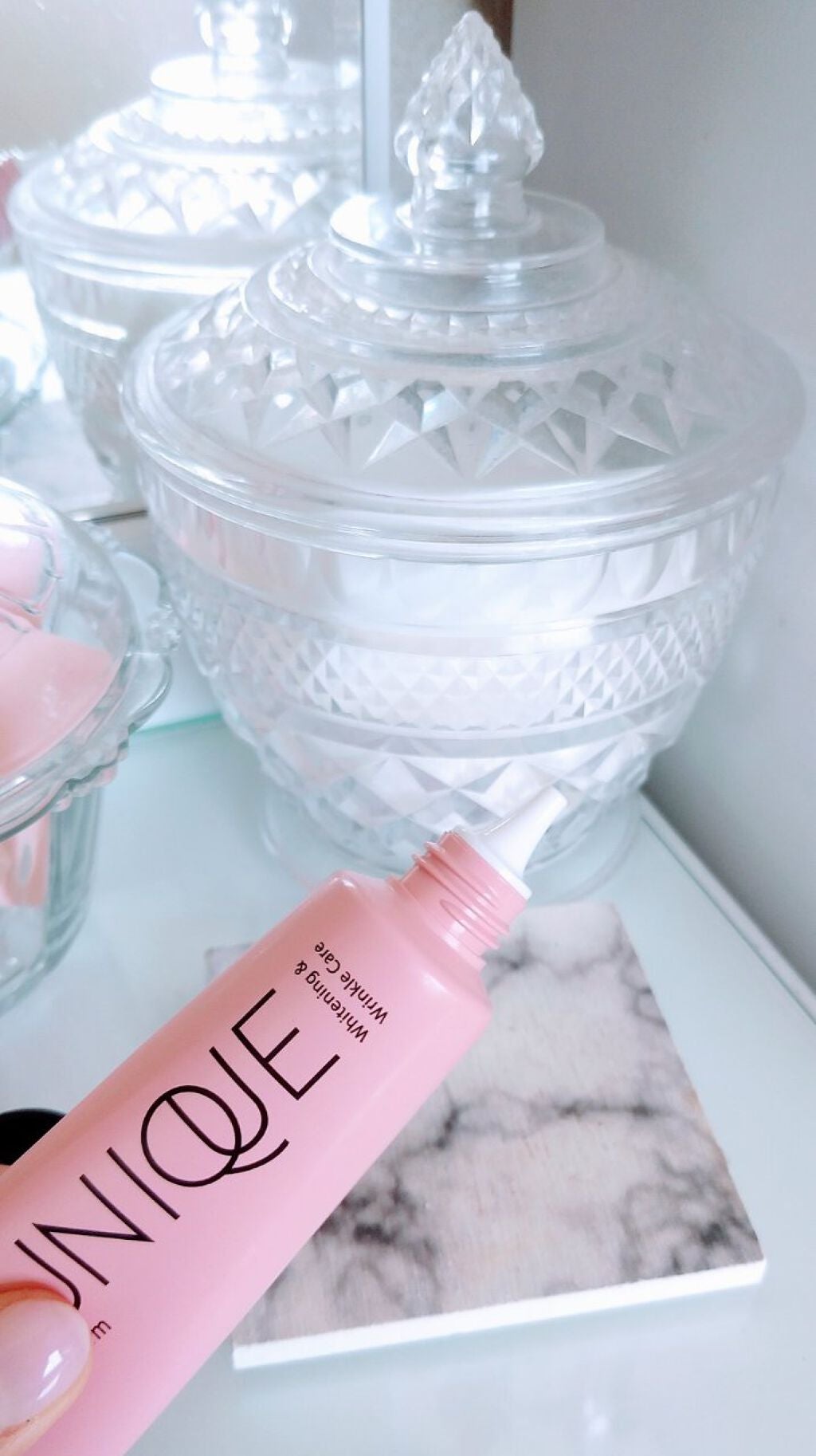 makin on LIPS 「ルルニークナイアシンアミドがデコルテのシワ改善やシミ予防に効果..」(2枚目)