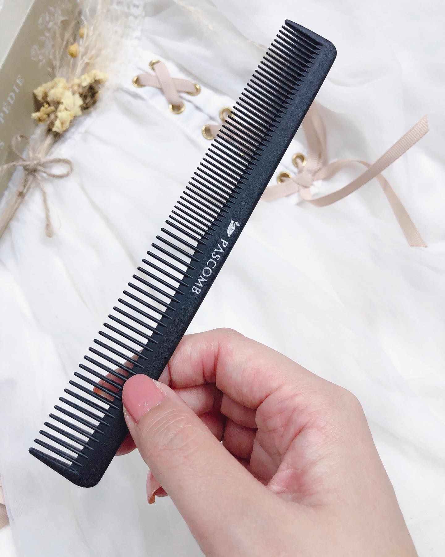 PASCOMB PASCOMB カットコームのクチコミ「.
.
PASCOMB ヘアコーム カットコーム

冬に髪の毛をとかすと
ピリッと静電気がくる.....」（2枚目）