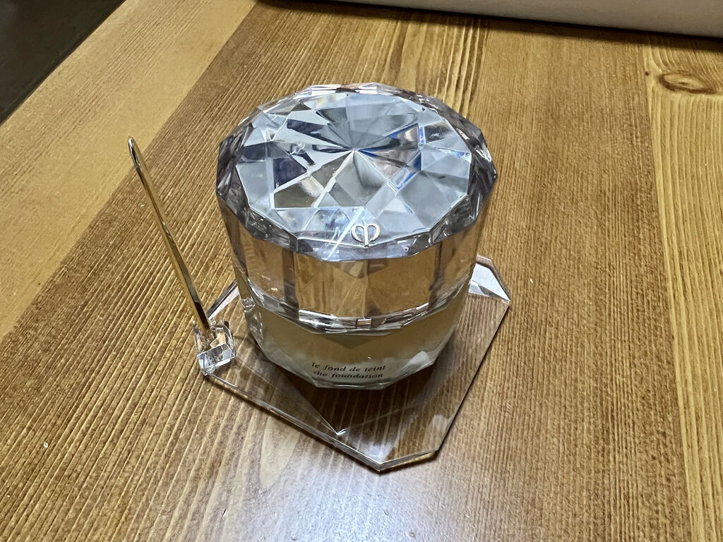 ル・フォンドゥタン/クレ・ド・ポー ボーテ/クリーム・エマルジョンファンデーションを使ったクチコミ（1枚目）