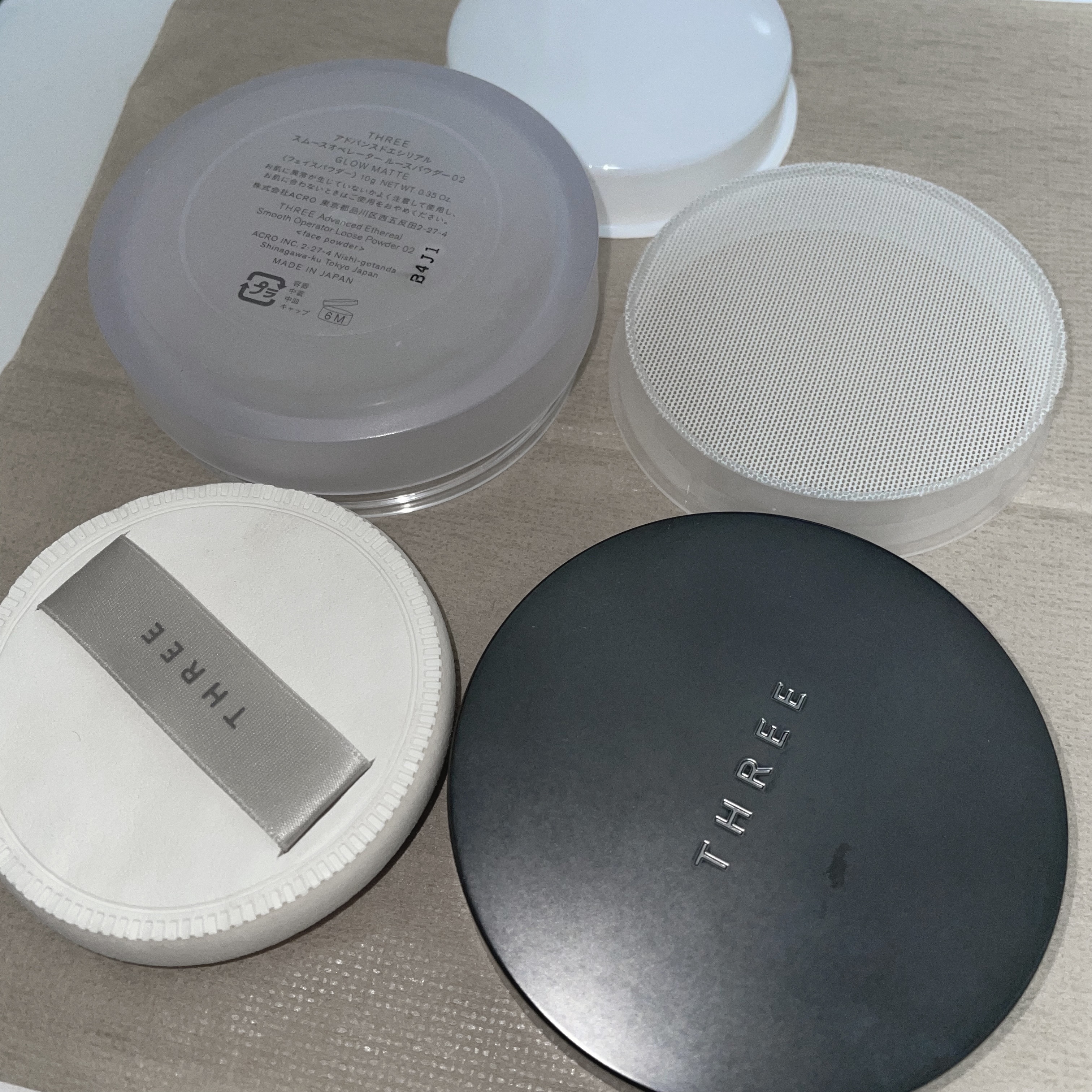 アドバンスドエシリアルスムースオペレーター ルースパウダー 02 グローマット/THREE/ルースパウダーを使ったクチコミ（3枚目）