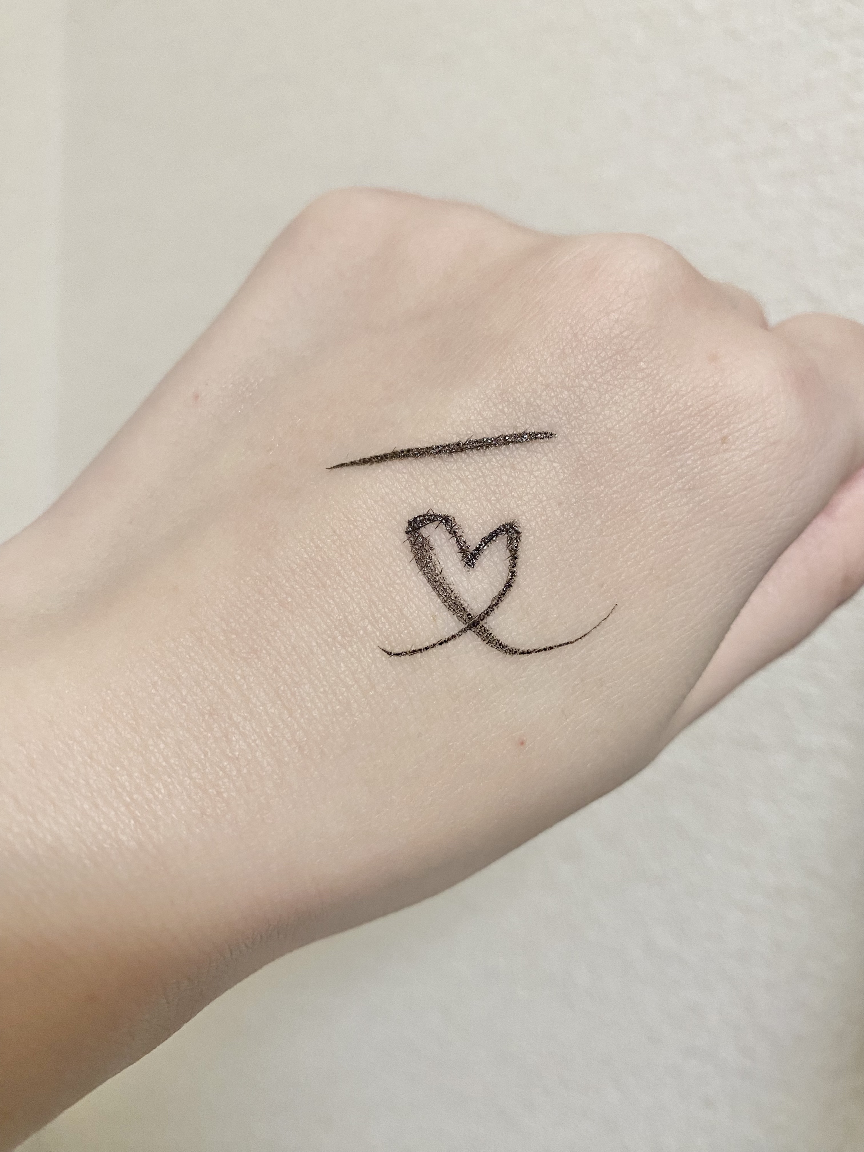 PRETTY EYES/xixi/リキッドアイライナーを使ったクチコミ（2枚目）