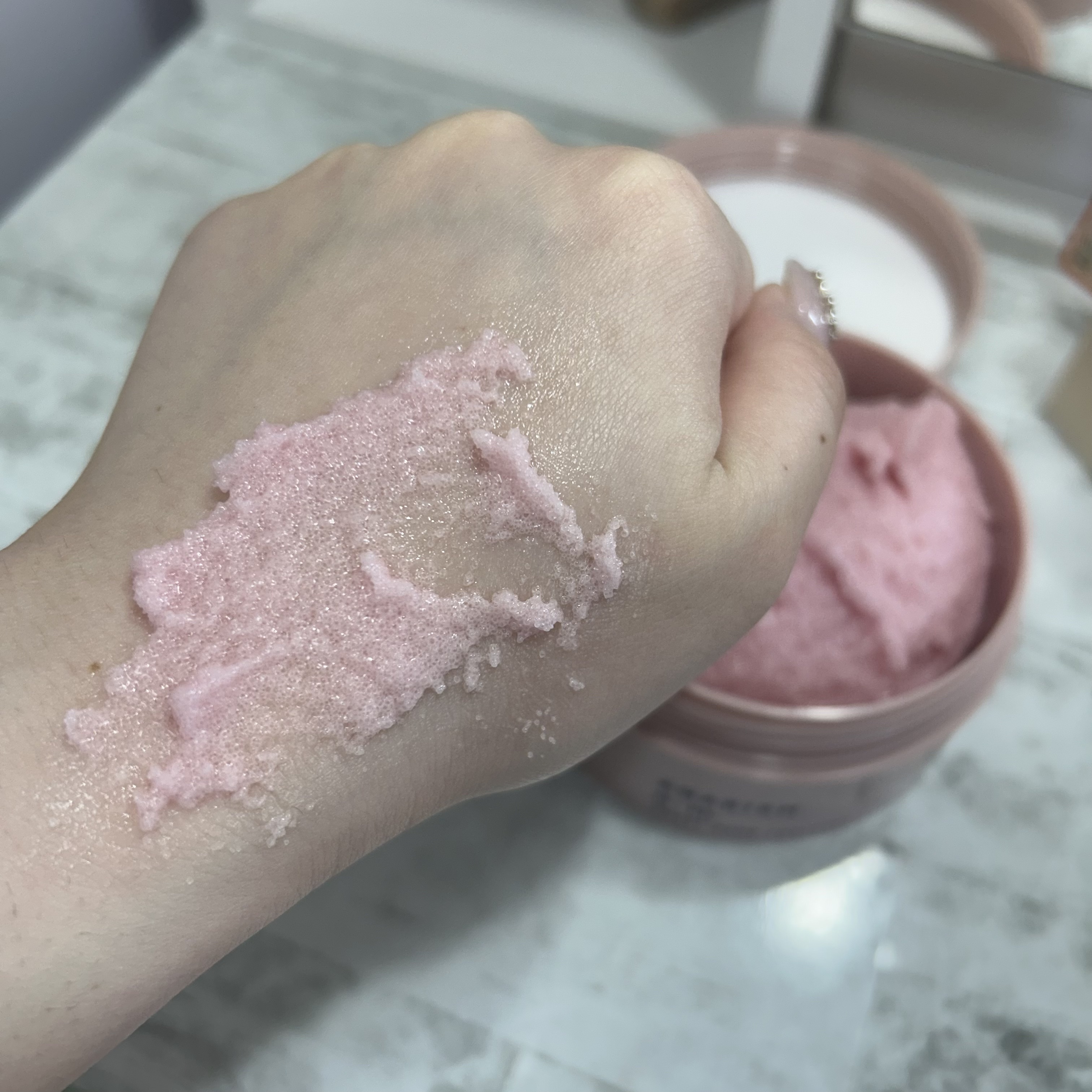 Q+Me スウィート ボム タラソ スクラブ 360g/AGARISM/バストケア・ヒップケアを使ったクチコミ（3枚目）
