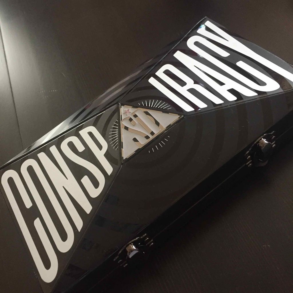 ジェフリースターアイシャドウ化粧品24カラット/プラチナアイススキンフロストプロパレット6色ハイライターメイク/Jeffree Star Cosmetics/アイシャドウパレットを使ったクチコミ(1枚目)