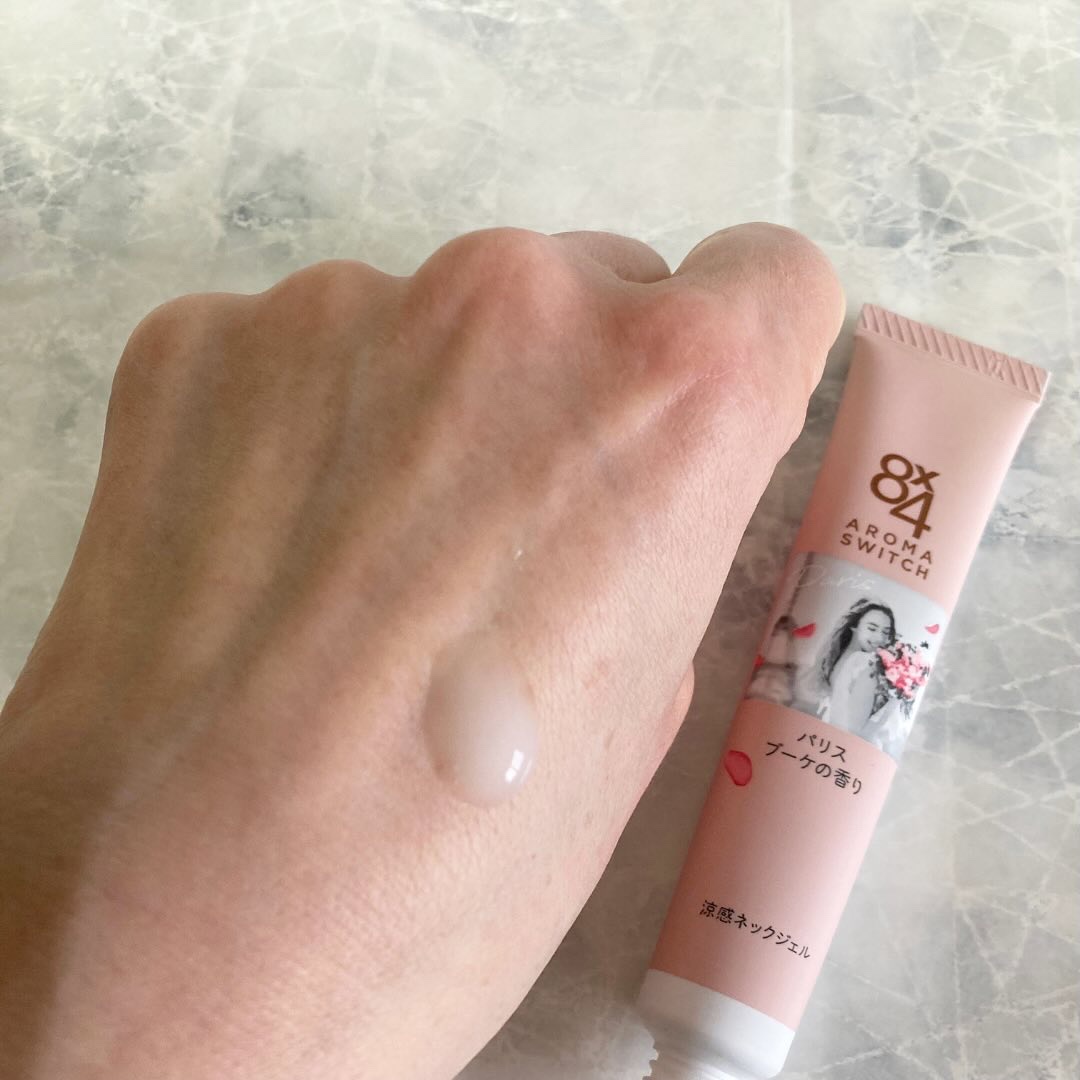 8x4 アロマスイッチ 涼感ネックジェル パリスブーケの香り/８ｘ４/デオドラント・制汗剤を使ったクチコミ（3枚目）