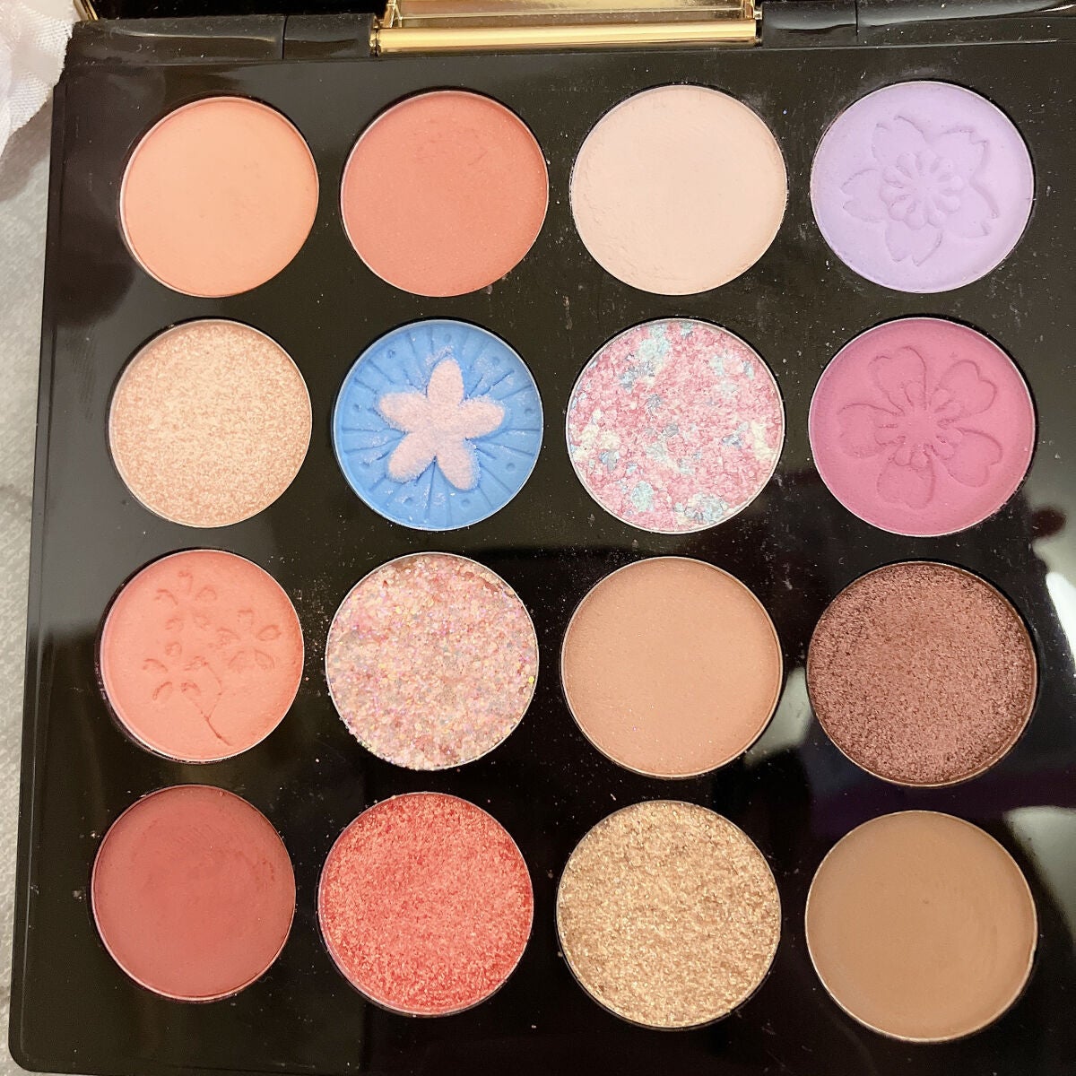 プリズム パウダーアイカラー/リンメル ロンドン/単色アイシャドウを使ったクチコミ(3枚目)