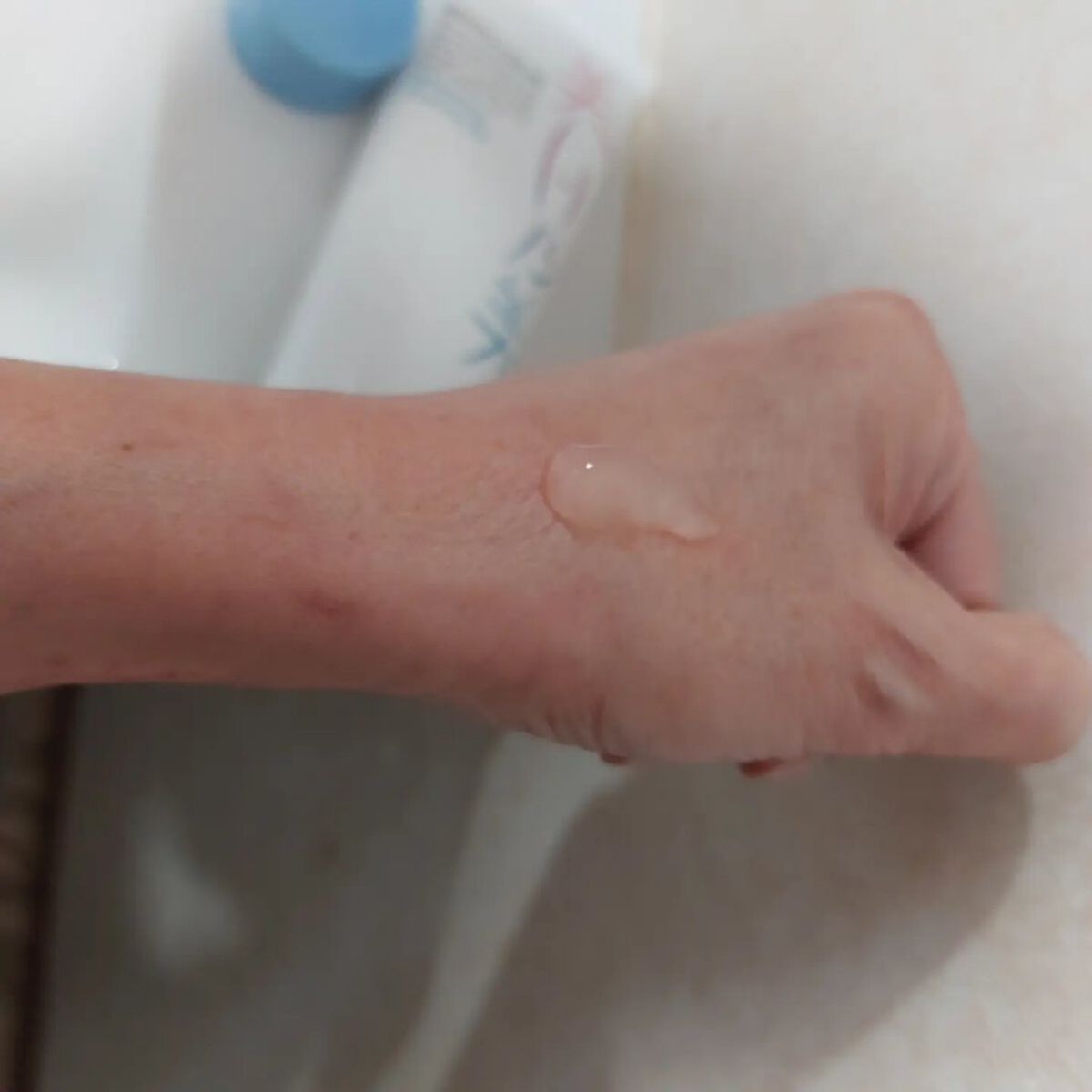 美白乃美人ピーリングジェル/ブレーンコスモス/ピーリングを使ったクチコミ（3枚目）