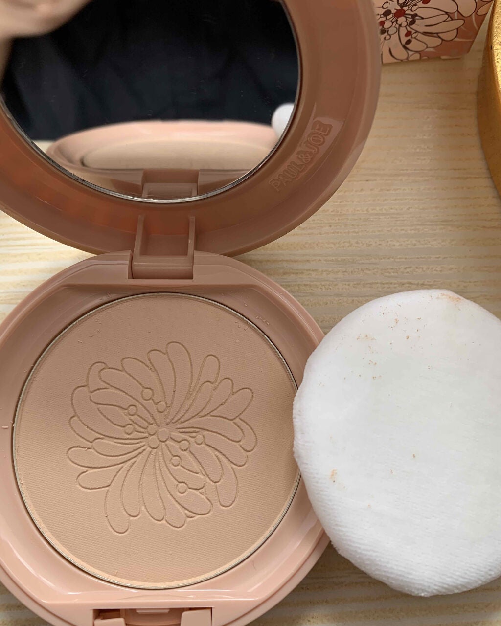 セッティング パウダー/PAUL & JOE BEAUTE/プレストパウダーを使ったクチコミ(2枚目)