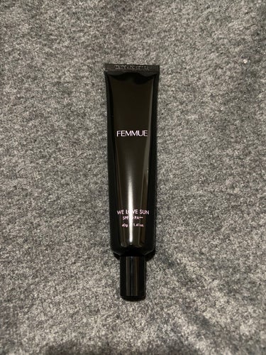 FEMMUE　トーンアップUVクリーム SPF50 PA+++


塗った瞬間、「いや、白っっ！？」ってびっくりした商品。
単品だととにかく白い。ファンデ塗るとやっと肌の色に馴染む(笑)


テクスチャ