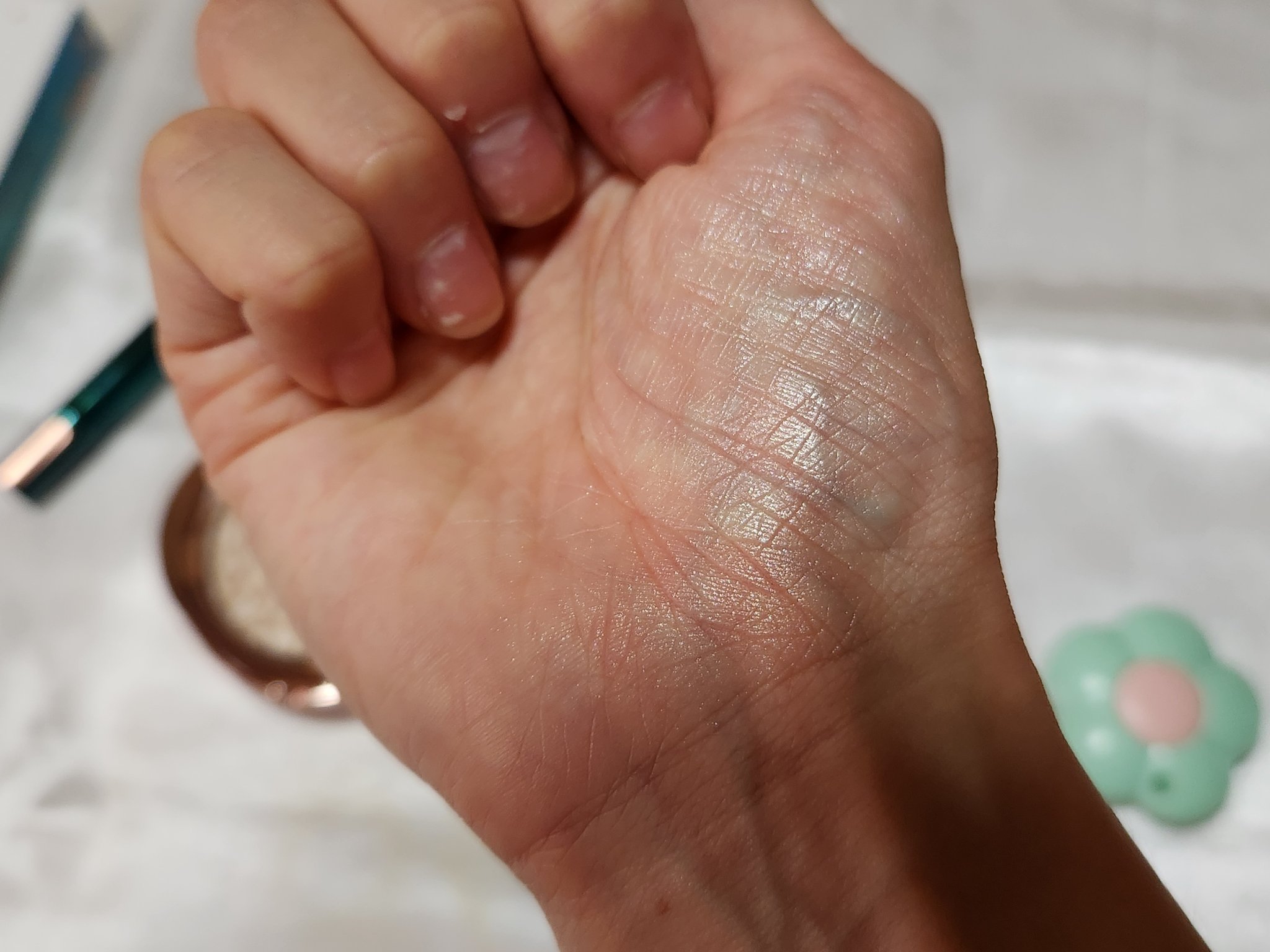 双蓮彫刻ハイライト/花西子/パウダーハイライトを使ったクチコミ（3枚目）