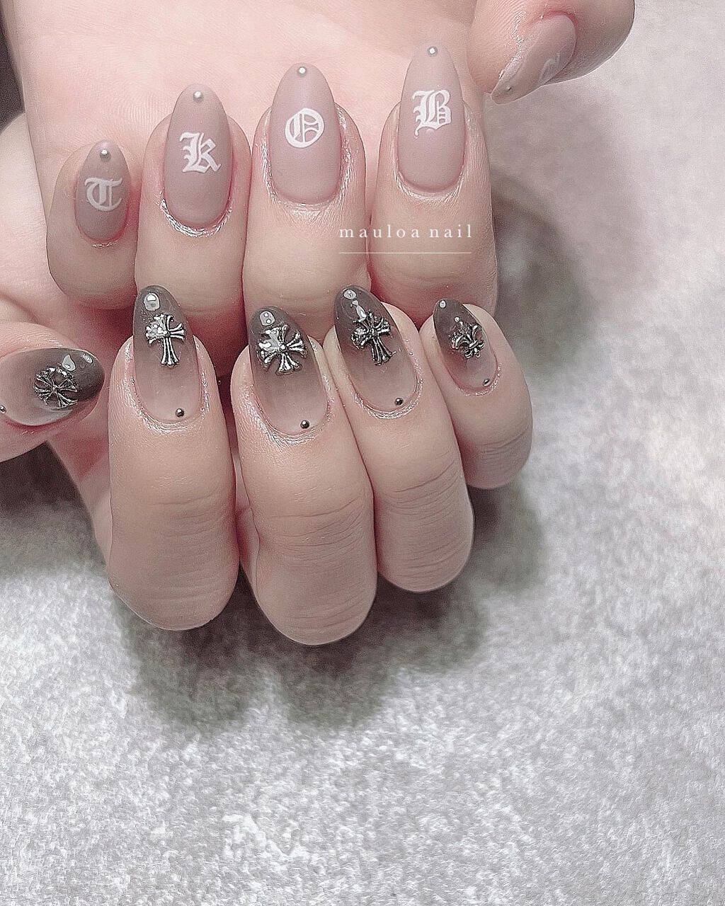 #ネイル,#月ネイル,#アートネイル,#海ネイル,#ミラーアートネイル,#アニマルネイル,#夏ネイル,#クロムハーツネイル,#オータムネイル,#ジュエリーネイル,#ミラーネイル,#手書きアートネイル,#イニシャルネイル,#ブラウンネイル,#オールドイングリッシュネイル,#秋ネイル,#天王寺ネイル,#マットネイルのネイルデザイン