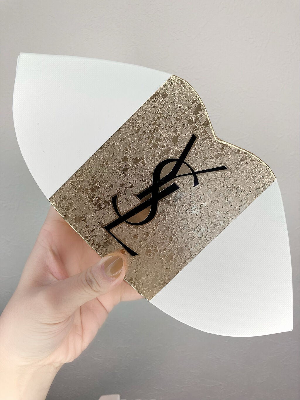 ルージュ ヴォリュプテ シャイン/YVES SAINT LAURENT BEAUTE/口紅を使ったクチコミ(3枚目)