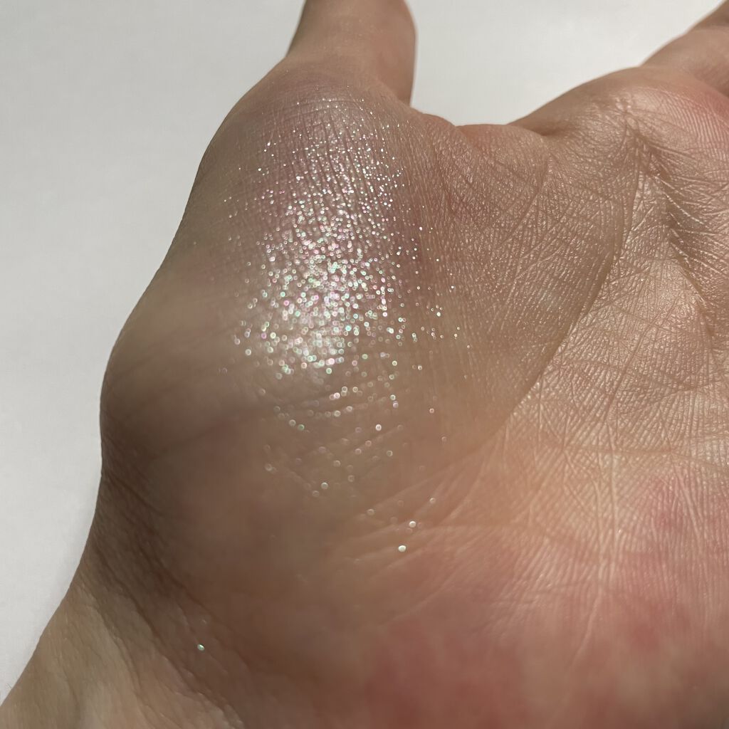 DIAMOND BOMB/FENTY BEAUTY BY RIHANNA/パウダーハイライトを使ったクチコミ（2枚目）