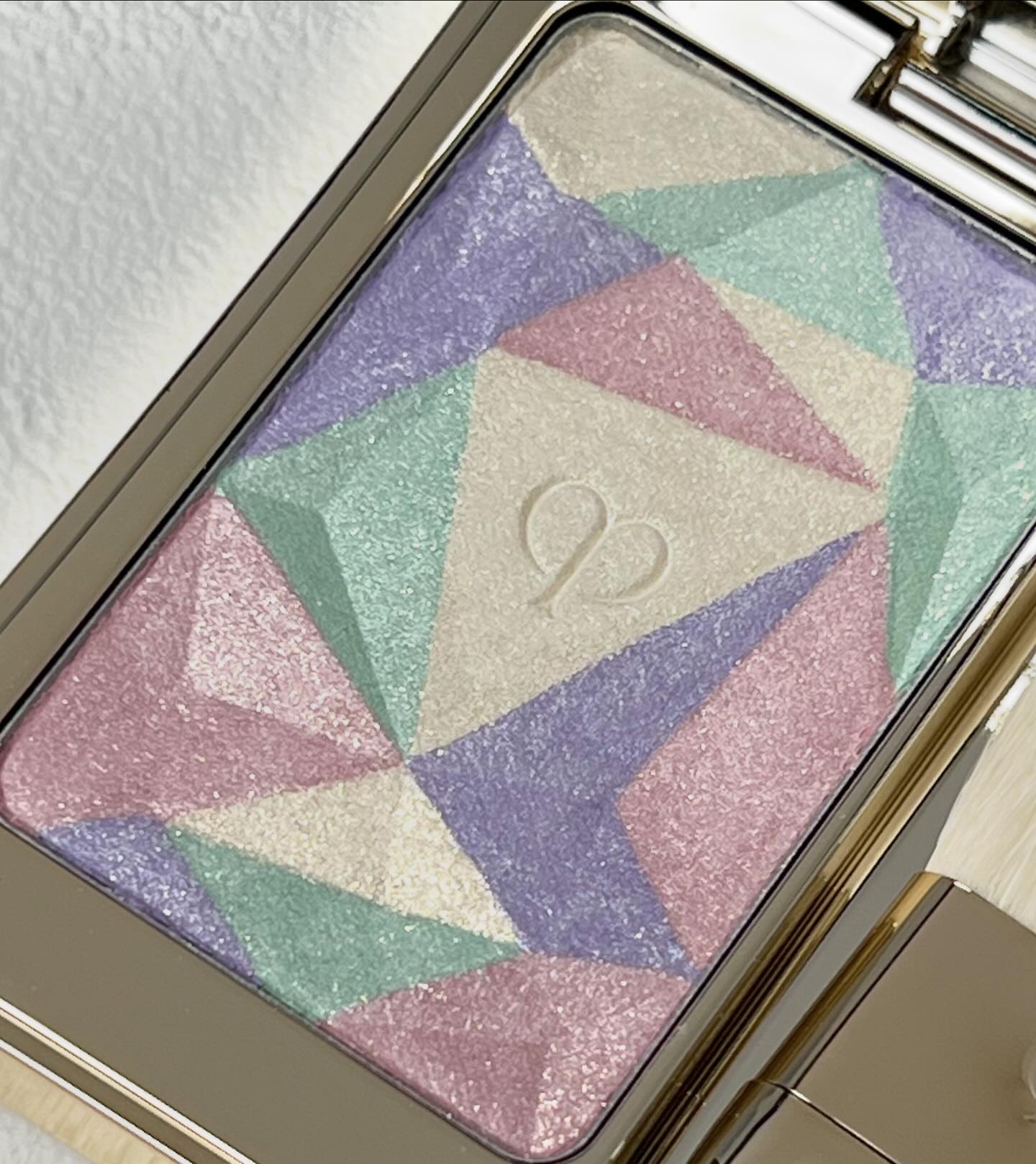 限定パウダーハイライト】ル・レオスールデクラ ｜クレ・ド・ポー