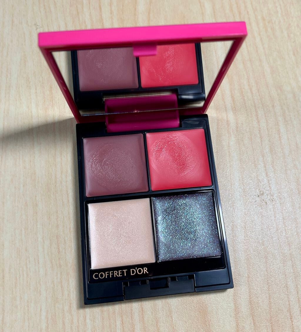 マルチデザイニングパレット/コフレドール/ジェル・クリームアイシャドウを使ったクチコミ(2枚目)