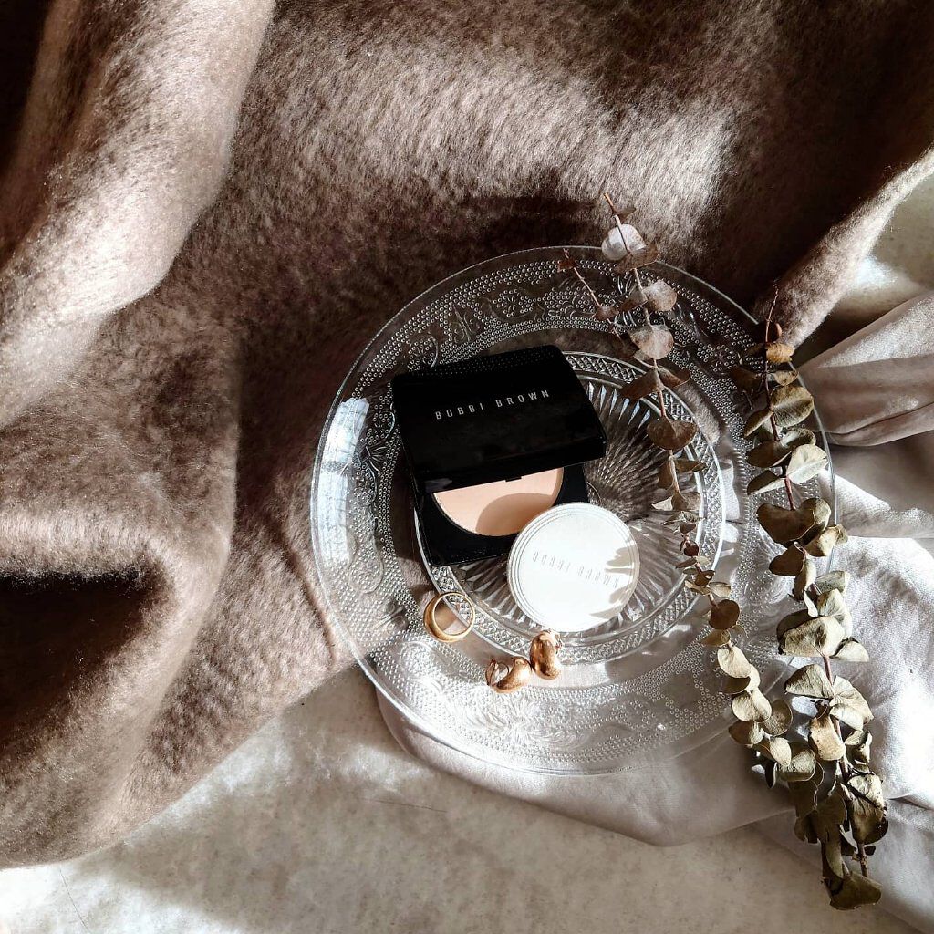 シアーフィニッシュ プレストパウダー 11 ソフトポーセリン/BOBBI BROWN/プレストパウダーを使ったクチコミ（1枚目）