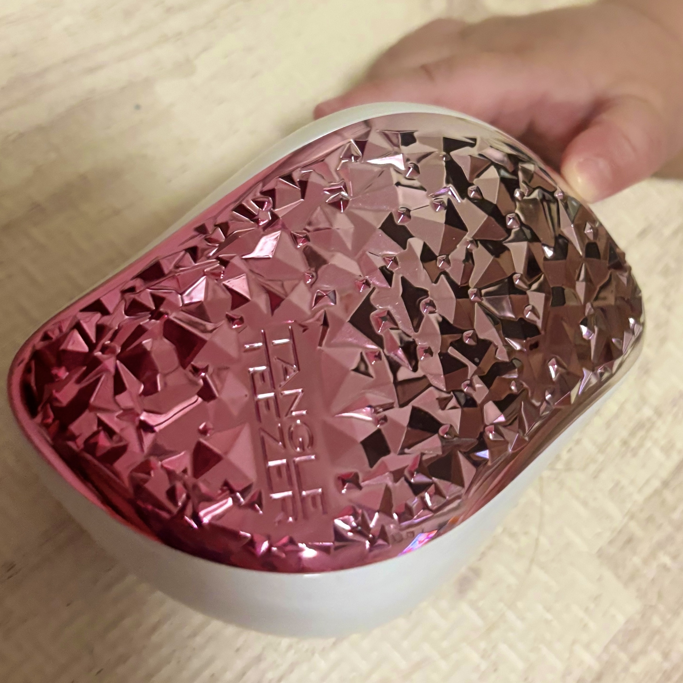 コンパクトスタイラー ジェムロックピンク/TANGLE TEEZER/ヘアブラシを使ったクチコミ（1枚目）