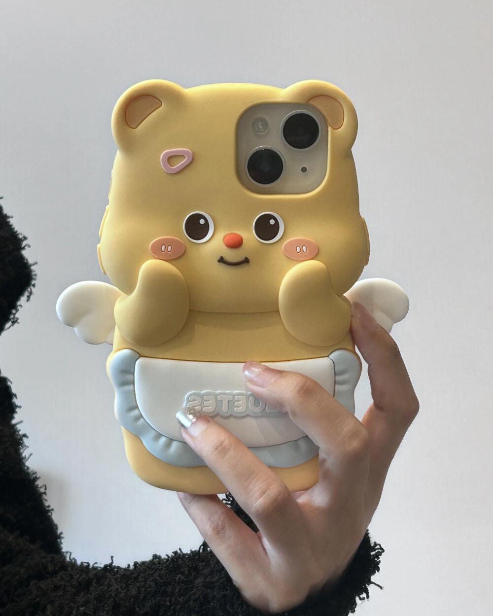 ケース大好きっ子 on LIPS 「その小さな翼はかわいいですね#iPhoneケース#購入品#セリ..」(1枚目)