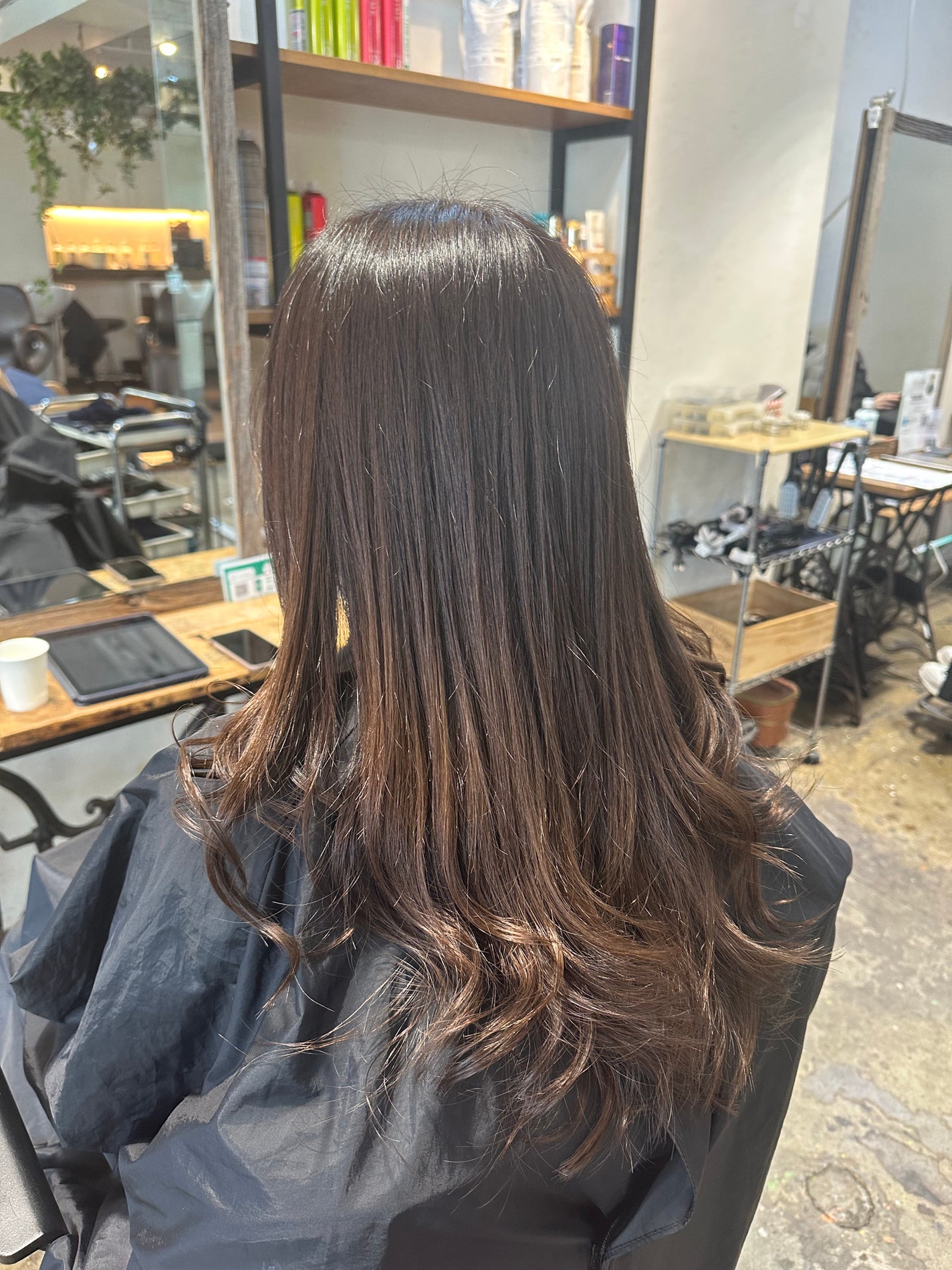 shioriðãã©ãã100 on LIPS ãçŸå®¹å®€ã«ãŠâ¡é«ªã®æ¯ãµã©ãµã©ã«ãªããšãšã£ãŠãæ°åãäžããð¿ã話ã..ãïŒ1æç®ïŒ