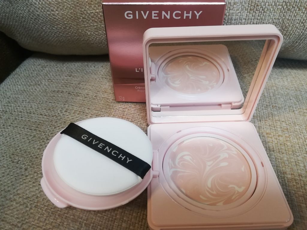 ランタンポレル ブロッサム クリーム コンパクト/GIVENCHY/化粧下地を使ったクチコミ（2枚目）