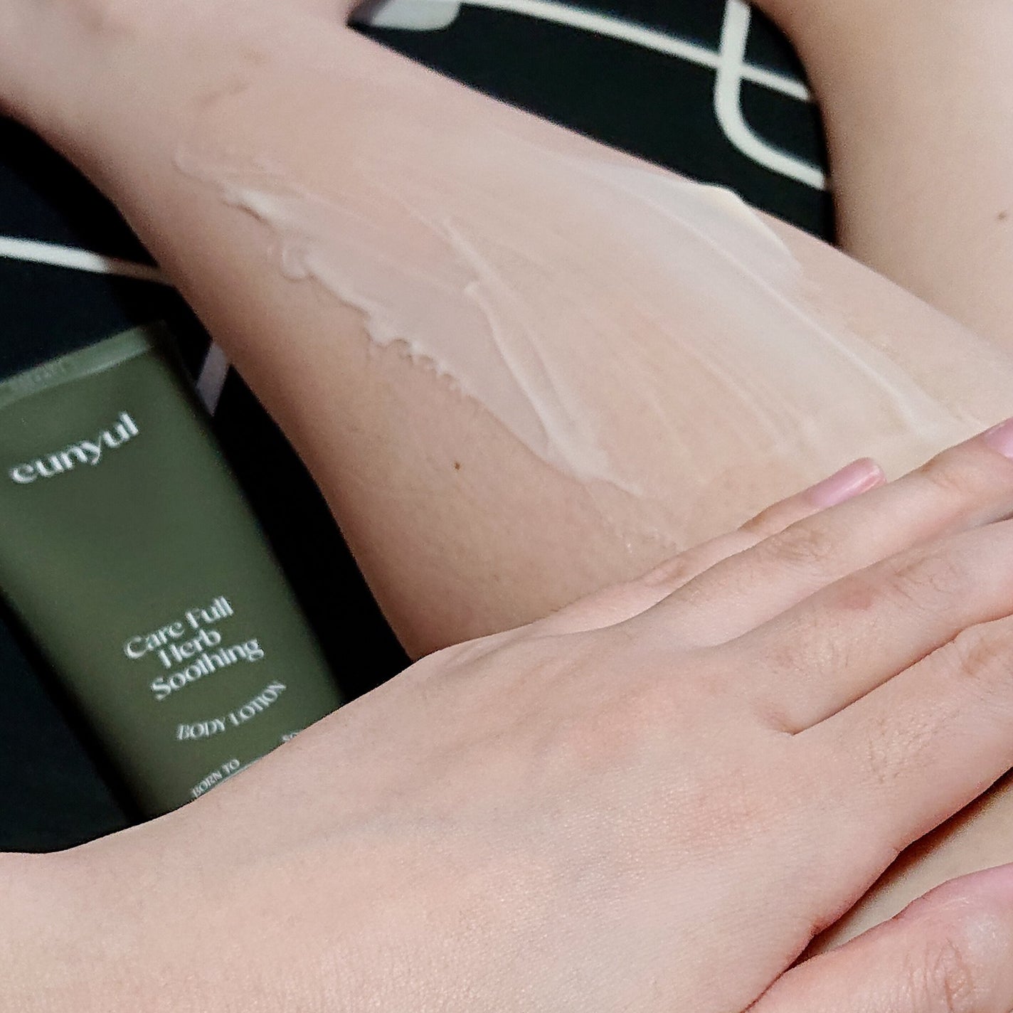 楠原諒子 on LIPS 「季節の変わり目に弱めです😇肌ケアを敏感肌用も追加❗乾かない潤い..」(2枚目)