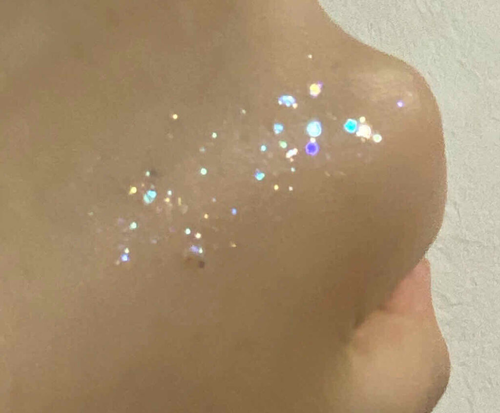 グリッターゾーン THUNDER/lilybyred/グリッターを使ったクチコミ（2枚目）