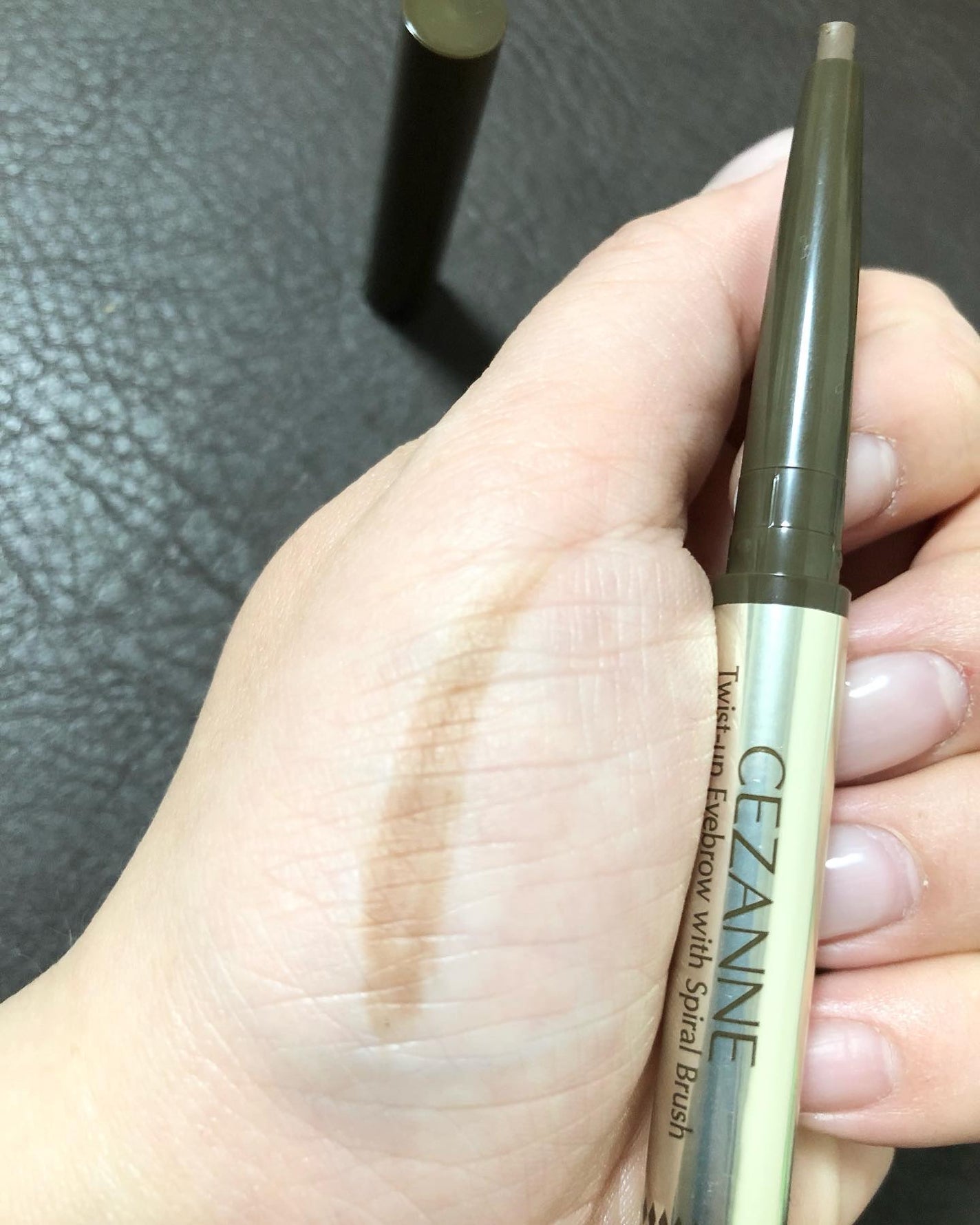 ブラシ付きアイブロウ繰り出し/CEZANNE/アイブロウペンシルを使ったクチコミ(4枚目)