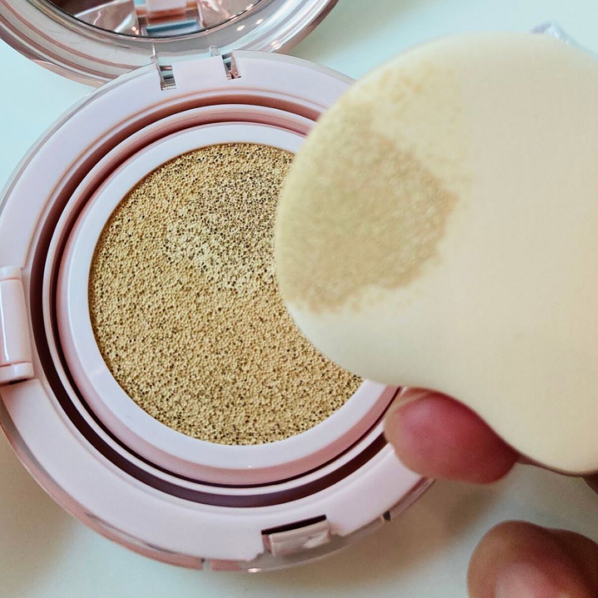 ハイパーカバーフィットクッション ピンク(桜エディション)/APRILSKIN/クッションファンデーションを使ったクチコミ(3枚目)