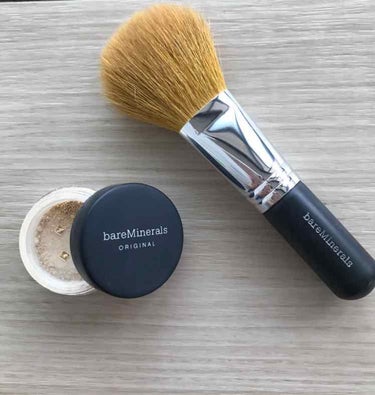 bareMinerals フローレス フェイス ブラシのクチコミ「ベアミネラル フローレスフェイスブラシ

チクチクするし痒みが出たりしました。
購入した時は、.....」（1枚目）